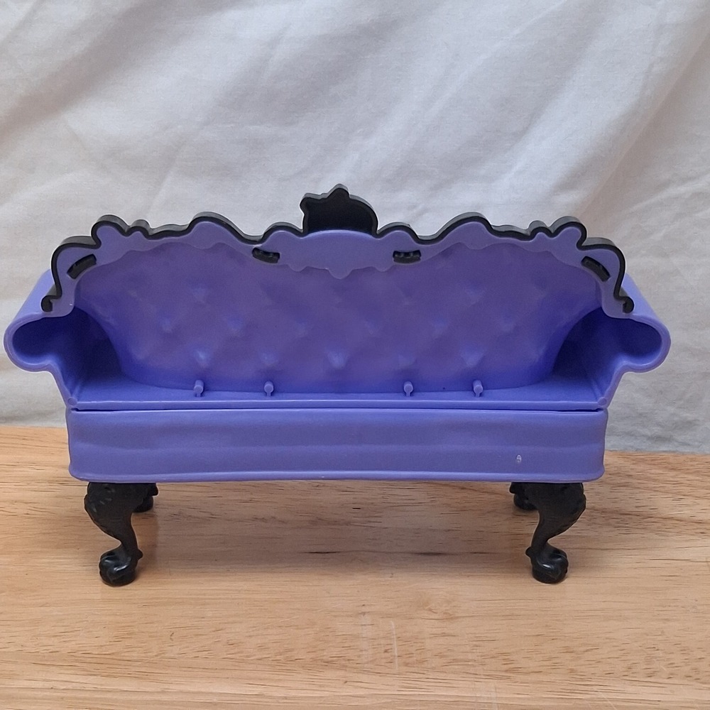 Monster High Doll House Furniture Coffin Bean Purple Fang Couch - Picture 6 of 9